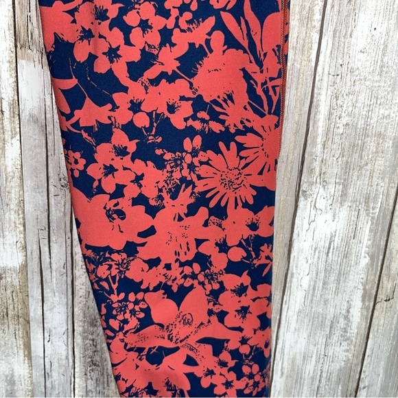 Lululemon High Rise Efflorescent Dark Canyon Onyx Blue Final Lap Crop - Picture 3 of 12